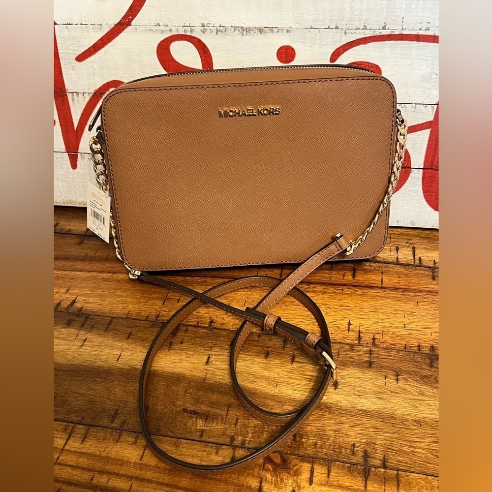 Michael Kors Jet Set Large Saffiano Leather Crossbody Bag in Luggage NWT - Picture 6 of 9